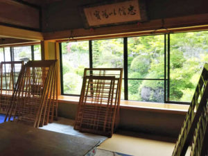 阿智のお寺へ障子の貼り替えに行きました 信州 下條村 丸正木工所