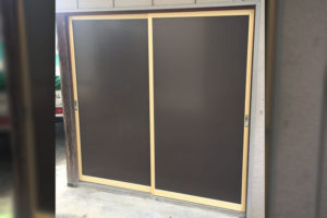 かきハウスの入り口の建具を新しく作り直させて頂きました。 信州 下條村 丸正木工所