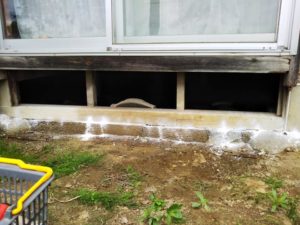 縁の下の板の入れ替え 信州 下條村 丸正木工所