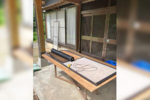 お一人暮らしのお施主から、今朝ほど電話を頂き、出張の網戸張替をしてきました 信州 下條村 丸正木工所