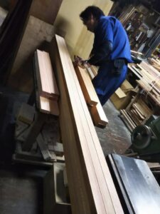障子を作っています。 信州 下條村 丸正木工所