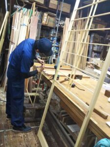 息子がお世話になっている方からの依頼で障子を造っています。 信州 下條村 丸正木工所