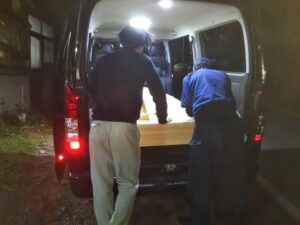 息子がお世話になっている方からの依頼で障子を造っています。 信州 下條村 丸正木工所