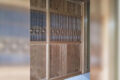 障子の貼り替えをしています。 下條村 丸正木工所