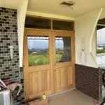 店舗の入口のドアを設置してきました。下條村 丸正木工所