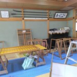 お寺の障子を貼り替えています。下條村 丸正木工所