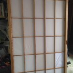 障子の貼り替えをしています。 下條村 丸正木工所