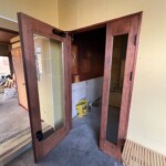 店舗の入口の建具を製作させて頂きました。 下條村 丸正木工所