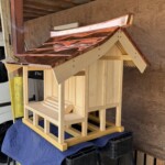 お祠が、屋根の板金を終えて帰ってきました。 下條村 丸正木工所